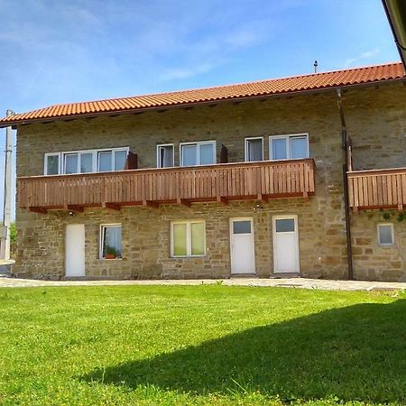 Apartmaji Suhorje Ngoại thất bức ảnh