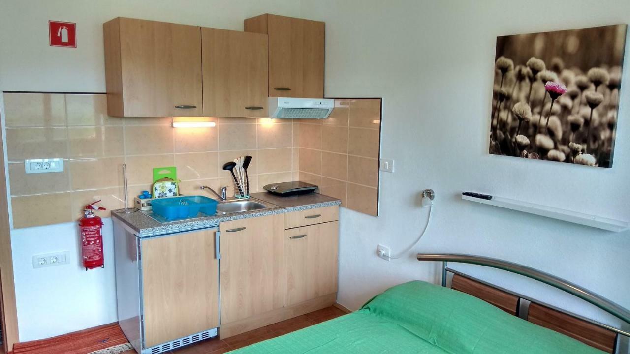 Apartmaji Suhorje Ngoại thất bức ảnh