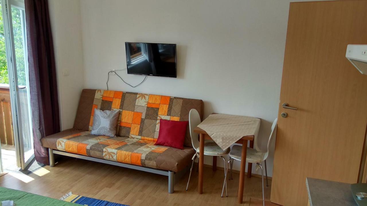 Apartmaji Suhorje Ngoại thất bức ảnh