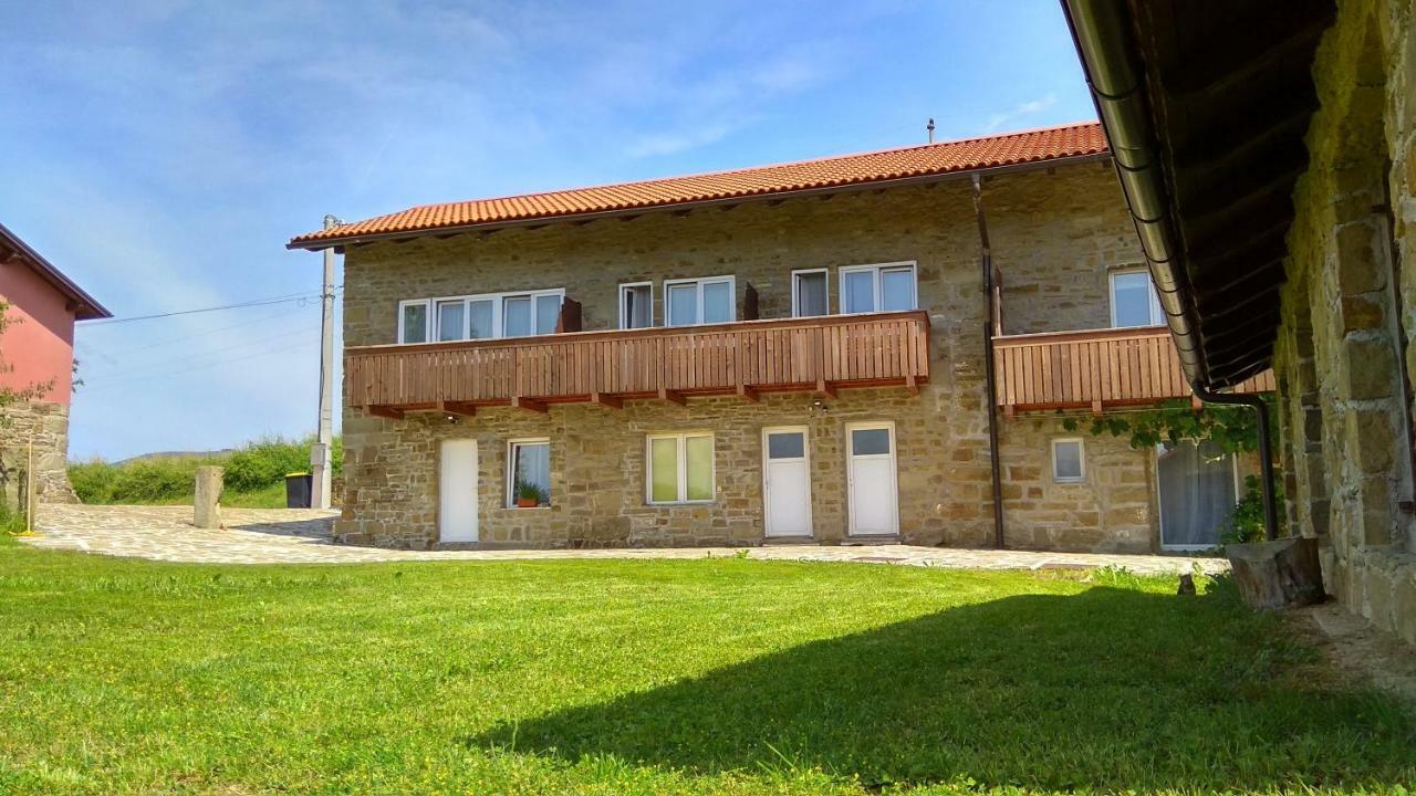Apartmaji Suhorje Ngoại thất bức ảnh